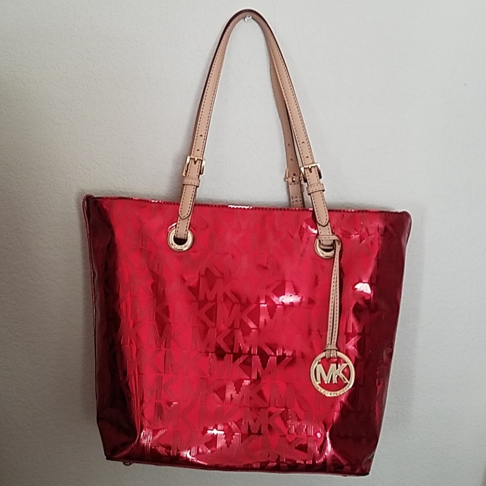 SOLD!! Belongs to Ashleigh K